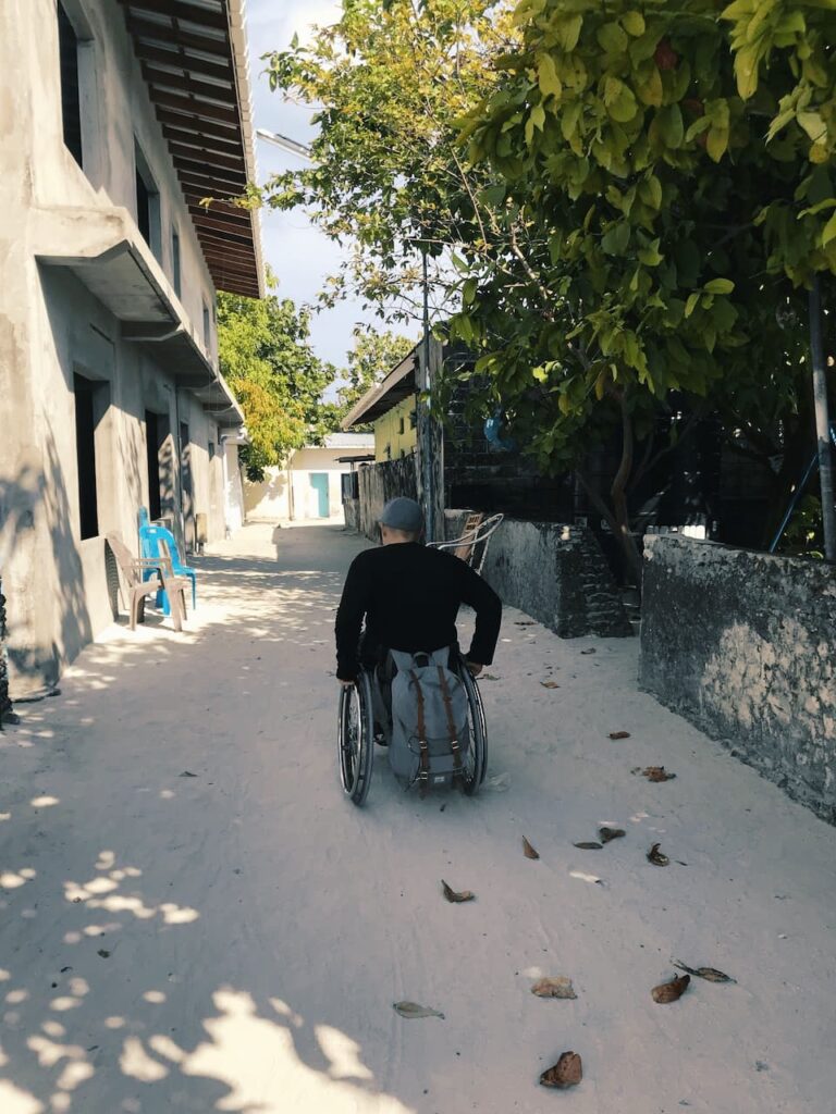 Rollstuhlguide, Straße mit Björn bearbeitet